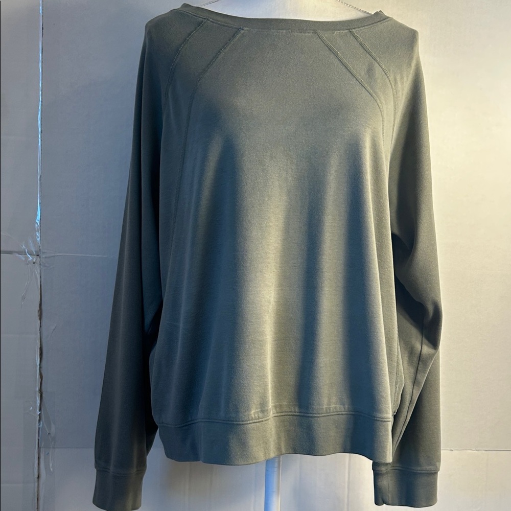 J Jill Womens Sage Green Raglan Sleeve Pullover Sweatshirt. Size L